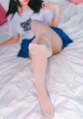 办公室被三个老板玩弄_4K日韩电影在线