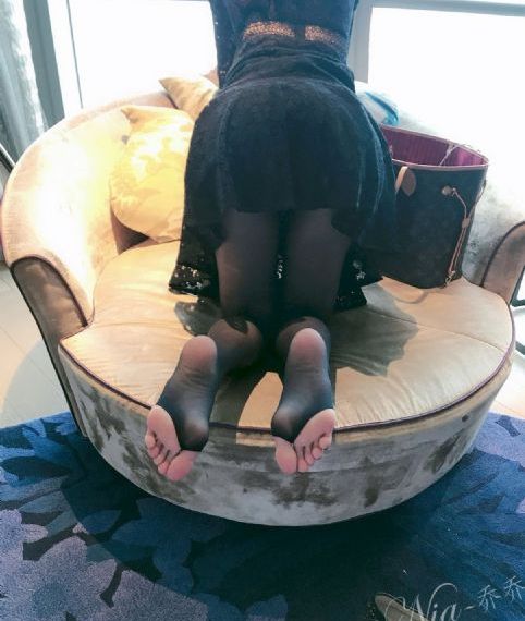 欧美人体艺术www_十万网红美女美酱