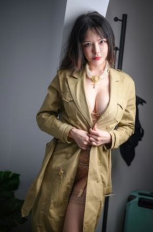 欧美女人情趣内衣图片_高清完整在线观看
