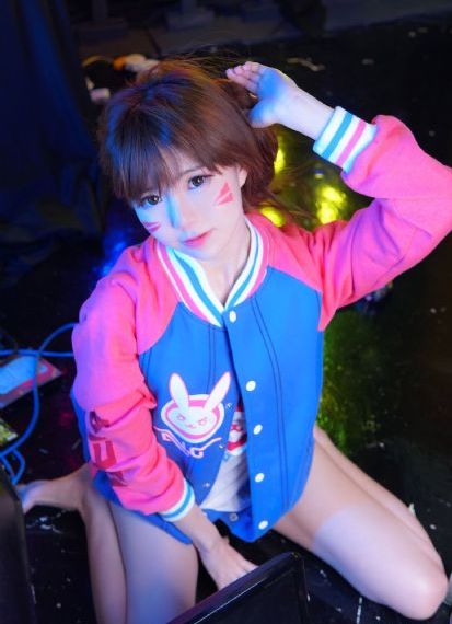 欧美ol职业装美女_HD神马影院手机在线