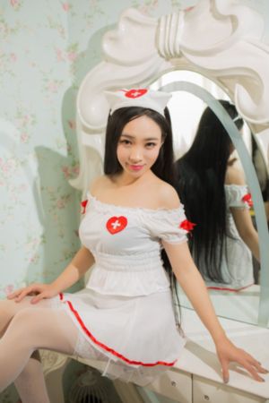 欧美丰乳肥臀图_十万网红美女美酱