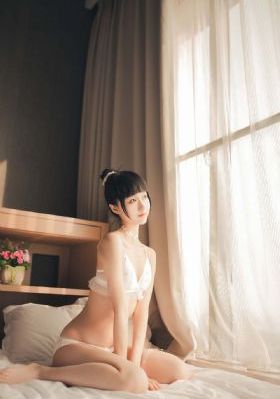 亚洲天堂一区国产_电影未删减版